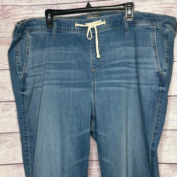 Torrid Weekend Mid Rise Super Soft Boyfriend Straight Pull on Jeans Size 4X New - Picture 3 of 13
